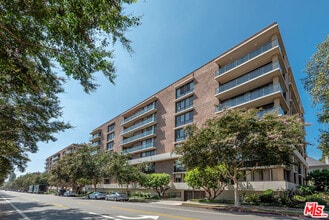 Building Photo - 211 S Spalding Dr