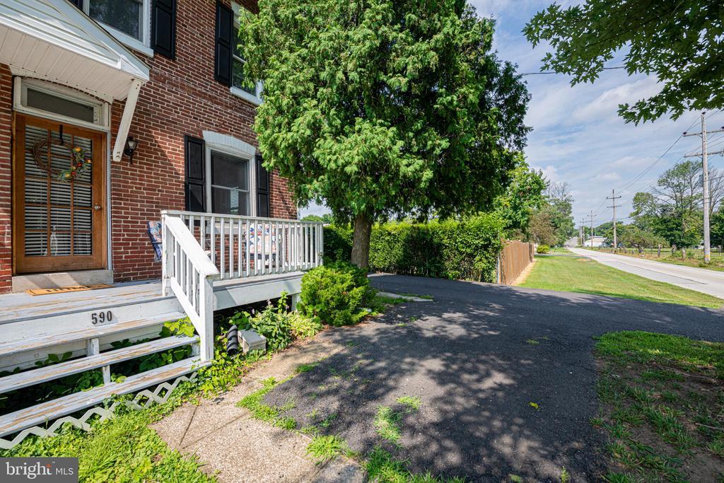 590 S 2nd Ave, Phoenixville, PA 19460 House Rental in Phoenixville