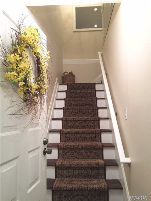 Building Photo - 2070 Lakeview Rd