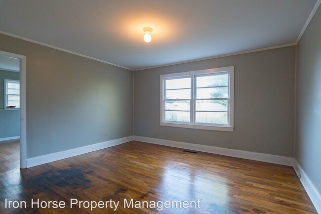 Building Photo - 3141 Highway 72 E