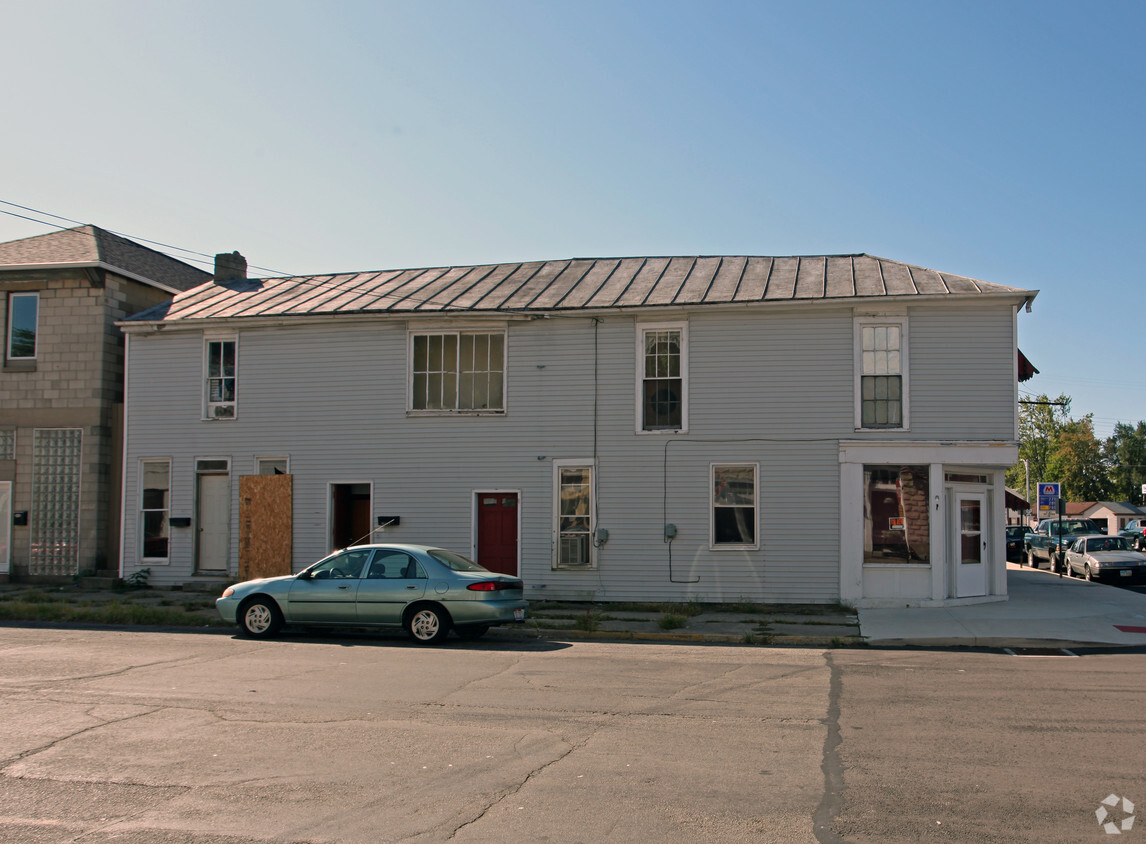 Building Photo - 101 S Washington St