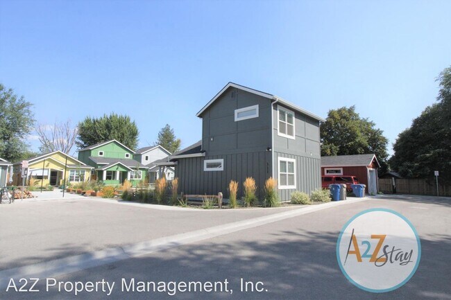 Building Photo - 2 br, 2 bath House - 311 E. 40th St.