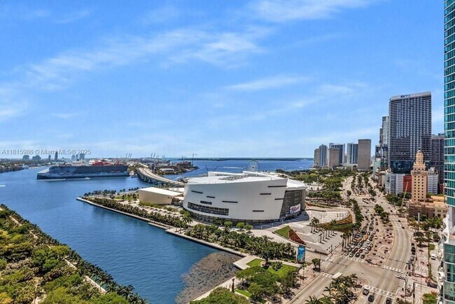 Foto del edificio - 900 Biscayne Blvd