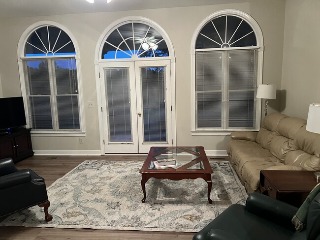 Foto del edificio - 201 Plantation Dr