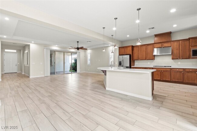 Building Photo - 11843 Cogoleto Ave