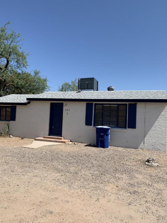 Foto principal - 3217 E Glenn St. Unit E, Tucson, AZ, 85716