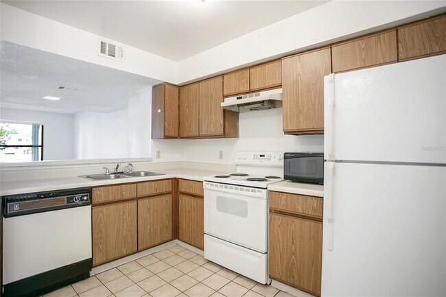 Building Photo - 2721 Gray Fox Ln