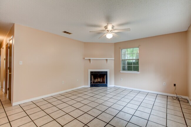 Foto del edificio - 5596 Daugherty Rd