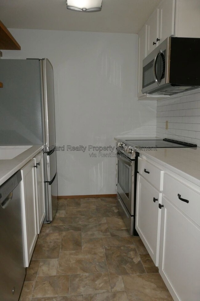 Building Photo - 800 N Allen Pl