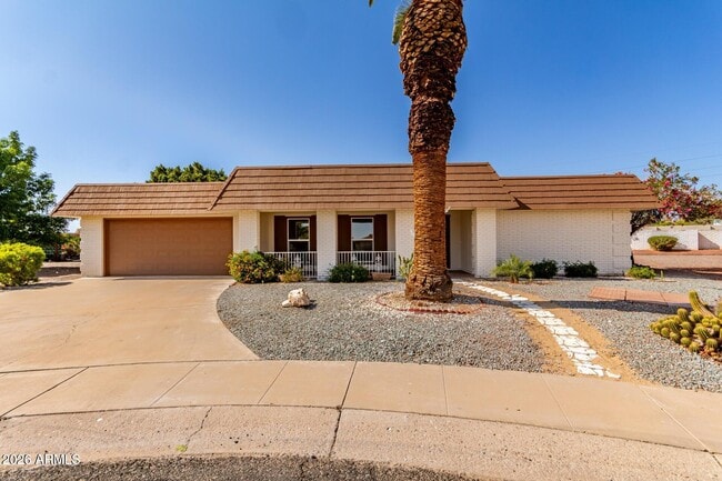 Building Photo - 16853 N Meadow Park Dr