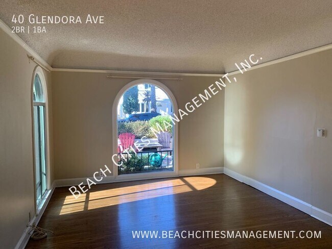 Foto del edificio - Location, Location. 2 Bedroom Triplex in B...