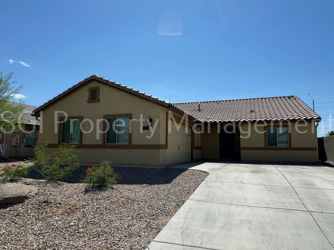 Foto principal - Beautiful Casa Grande home ready for move in