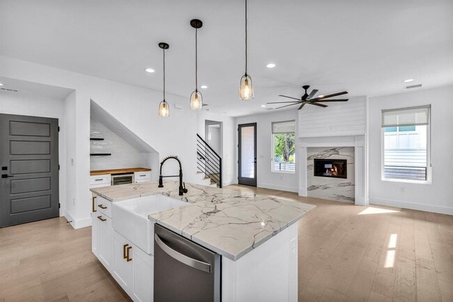 Foto del edificio - 2405 E 11th St