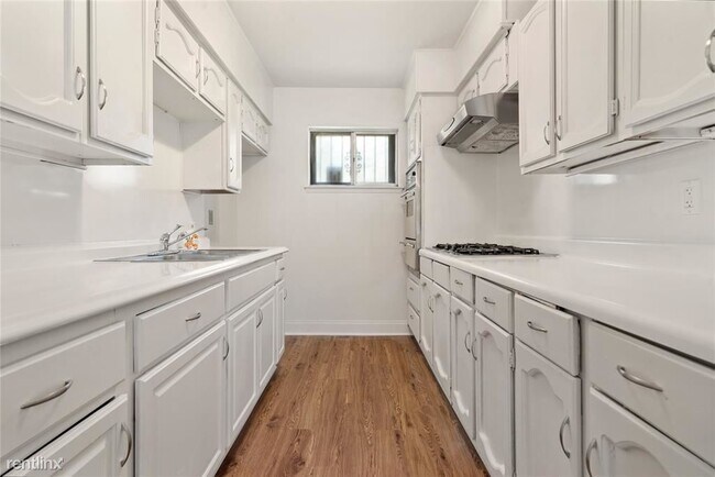 Building Photo - 3 br, 1 bath House - 710 W Camp Wisdom Road