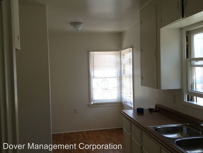 Building Photo - 5056 Townsend Ave