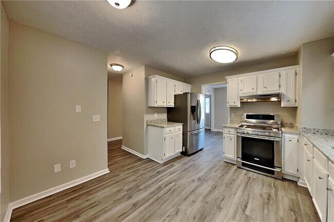 Foto del edificio - 2733 Ashbury Point Ln