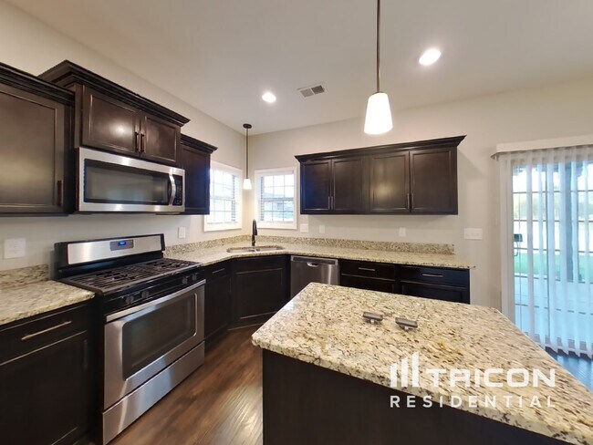 Building Photo - 891 Isaac Dr