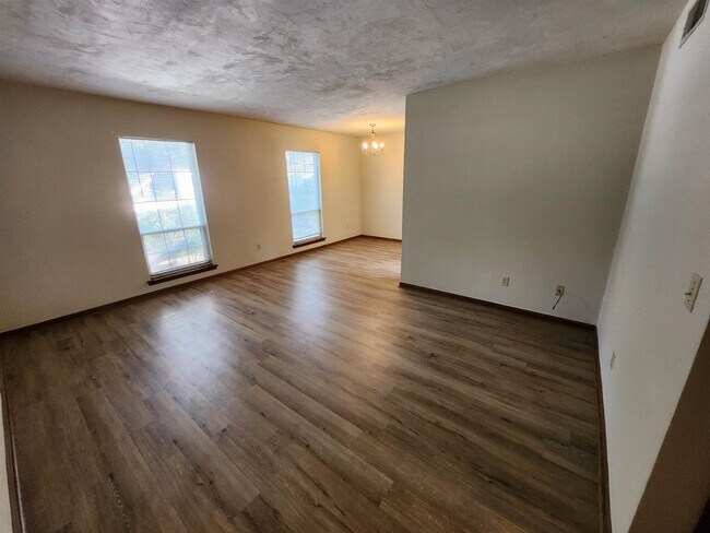 Foto del edificio - 2061 Rickards Rd