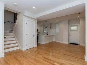 Building Photo - 5 Tovar St