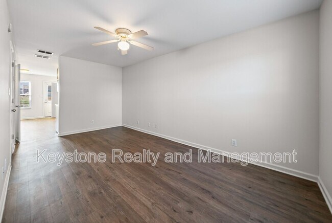 Foto del edificio - 3300 Royster Ln