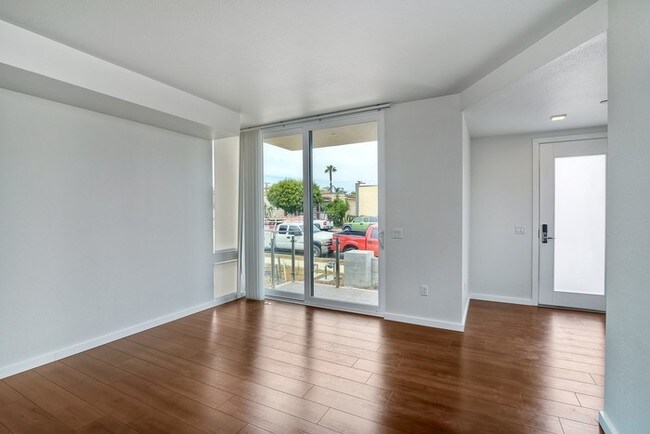 Foto del edificio - 2883 B St