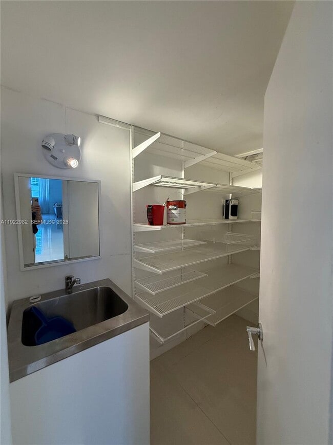 Foto del edificio - 825 Brickell Bay Dr