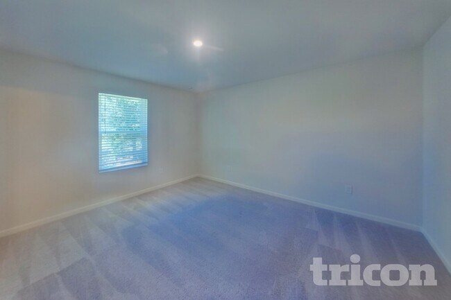Foto del edificio - 527 Dayspring Dr