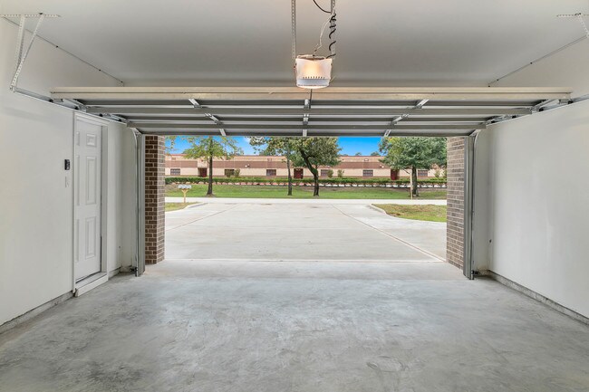 21944 Rayford Rd Humble Tx 77338 Townhouse For Rent In Humble Tx Apartments Com