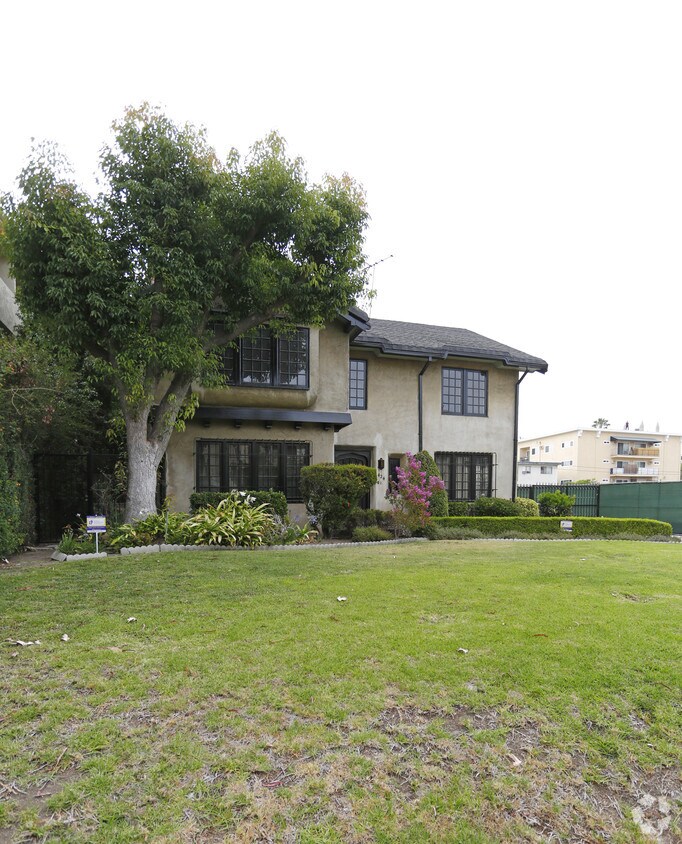Building Photo - 424 S Virgil Ave