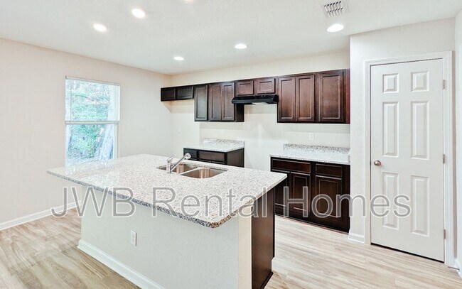 Building Photo - 2985 Plum St