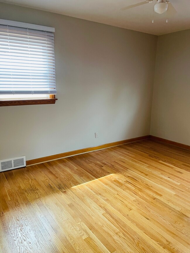 Bedroom 2 - 405 Saint Christina Ln