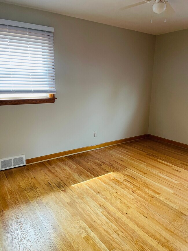 Dormitorio 2 - 405 Saint Christina Ln