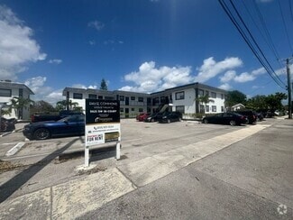 Building Photo - 5621 SW 36th Ct