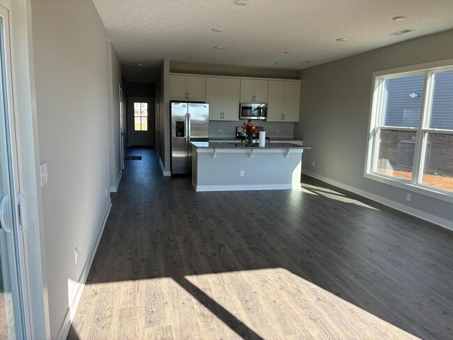 Building Photo - 813 Anise Ln