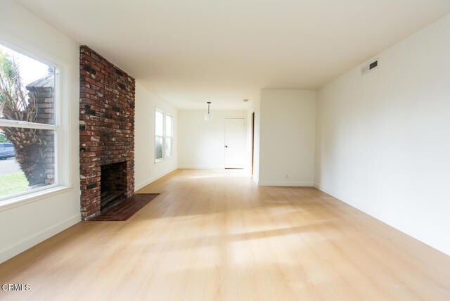 Foto del edificio - 9735 Broadway