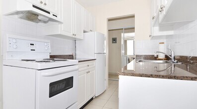 Building Photo - 144 14th St W