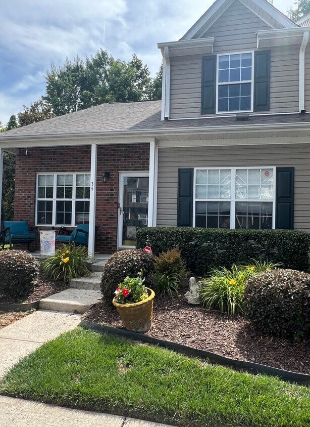 Corner unit, all new AC, water heater, and appliances - 34 Tannenbaum Cir