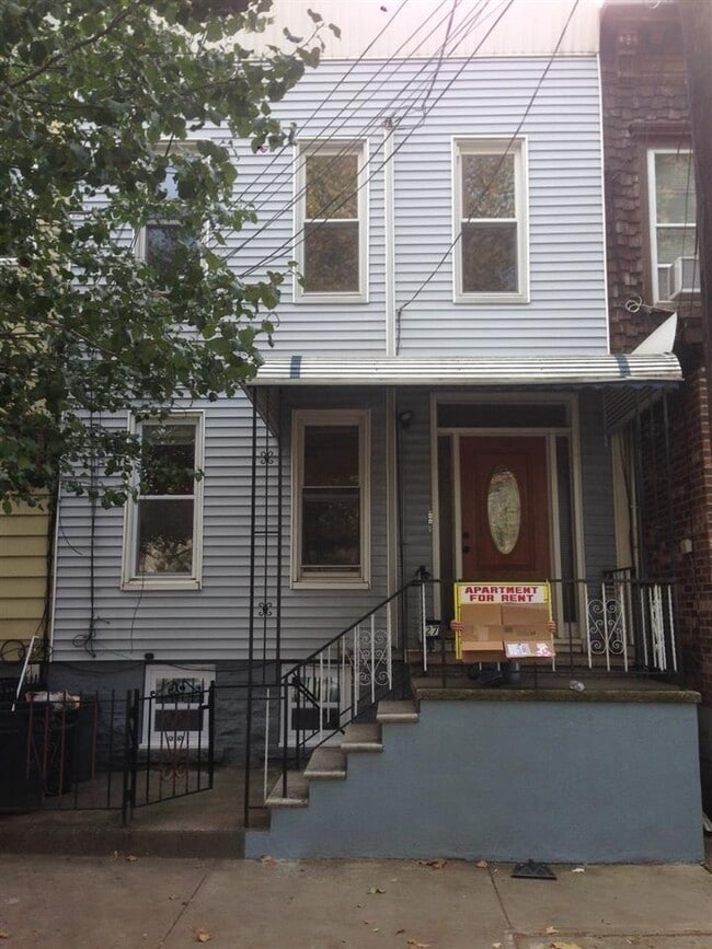 Building Photo - 27 Hopkins Ave