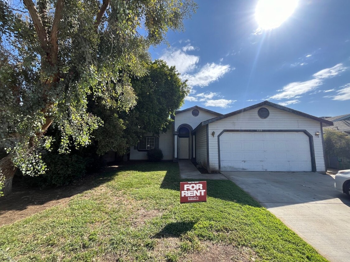 Foto principal - Lovely Porterville Home Available Now!
