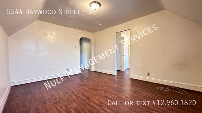Building Photo - Newly Updated 3bed/2bath Apartment in High...