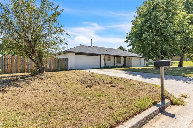 Foto del edificio - 9800 Willow Wind Dr