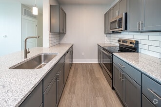 3BR, 2BA - 1,265SF - Kitchen - Bend on Bluebonnet