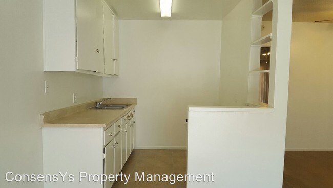 Building Photo - 2031 E Whiting Ave