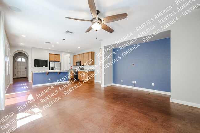 Building Photo - 2925 N 48th St