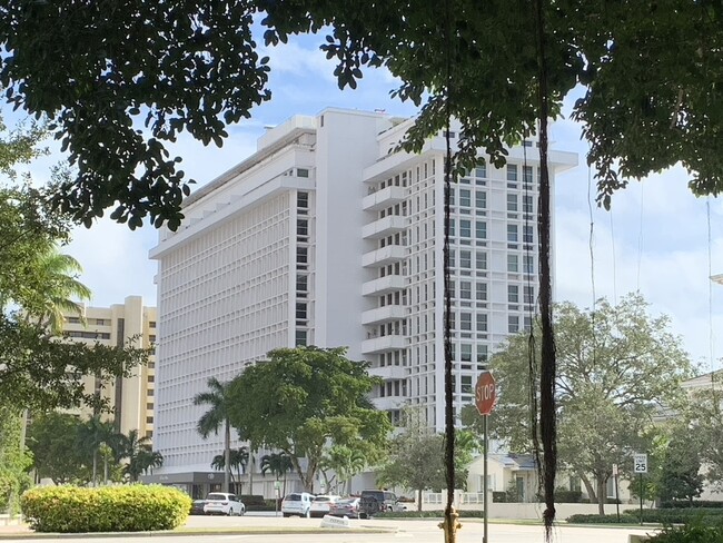 Building Photo - 700 Biltmore Way