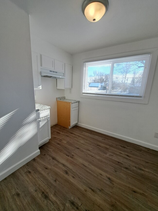 Building Photo - 2251 Martin Ave