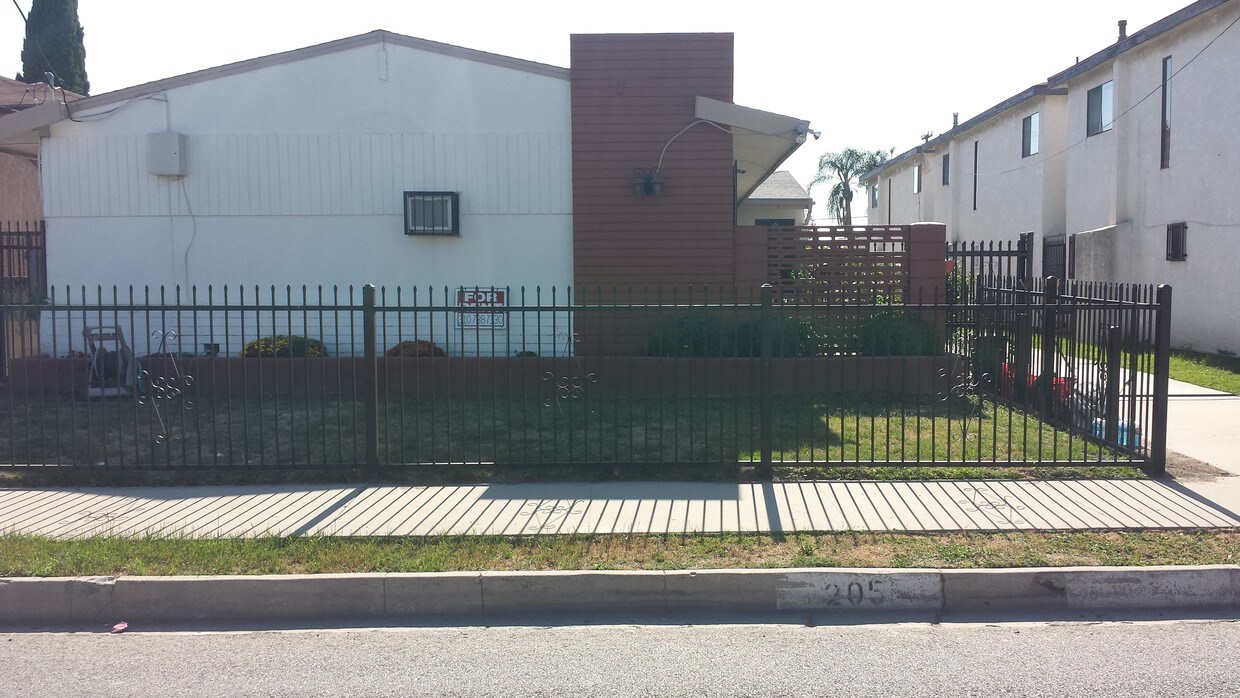 Primary Photo - 205 N Mayo Ave