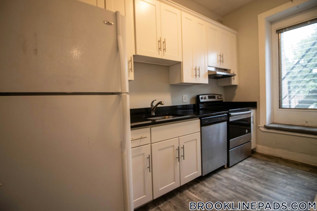 Foto principal - 1712 Beacon St