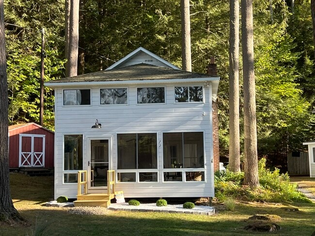 Building Photo - 72 Luke Hill Rd