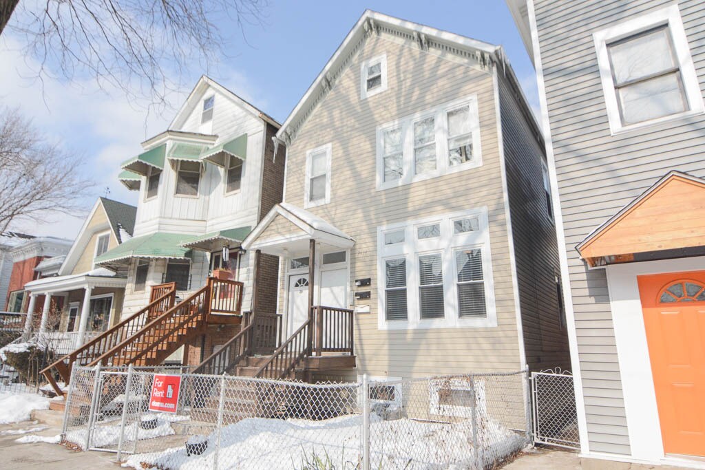 Primary Photo - 2434 W Moffat St